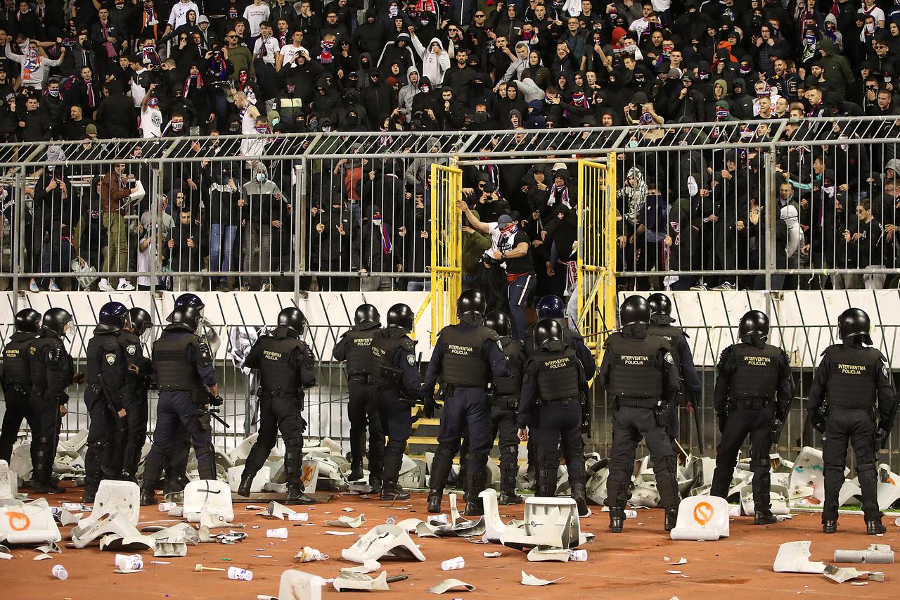 VIDEO Dramatična snimka s tribine Poljuda: 'Prestani, ubit ćeš čovjeka!'