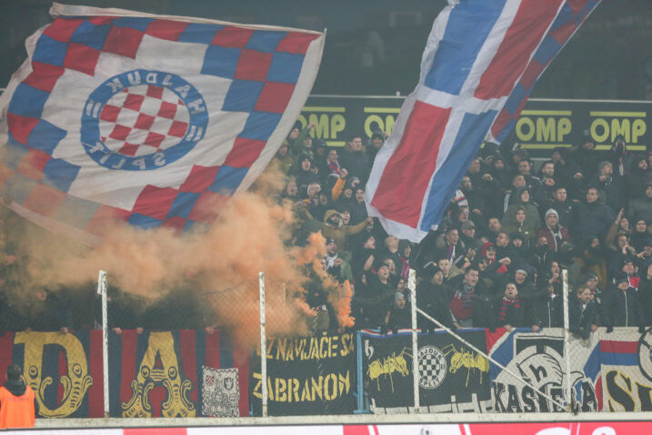 DIVLJANJE NAVIJAČA Torcidaši napali policiju i razbijali u Zagrebu; ozlijeđena tri policajca, privedene dvije osobe