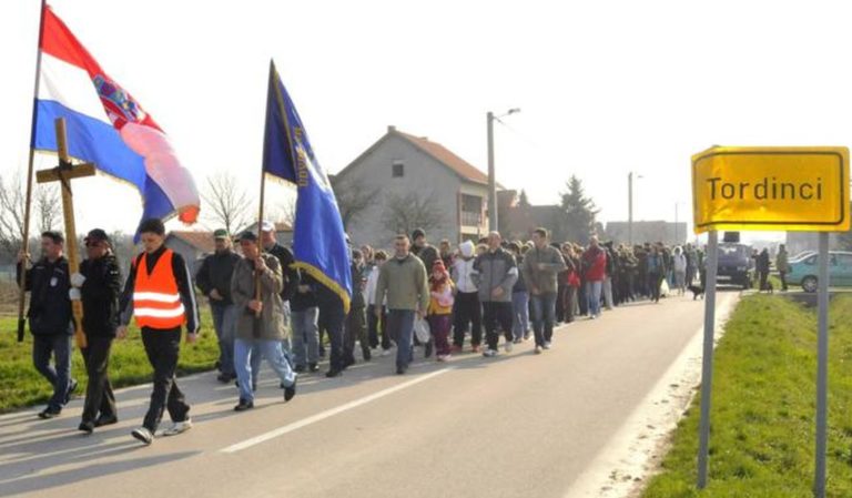 22. ožujka 1992. Tordinci – otkrivena masovna grobnica sa tijelima 208 Hrvata