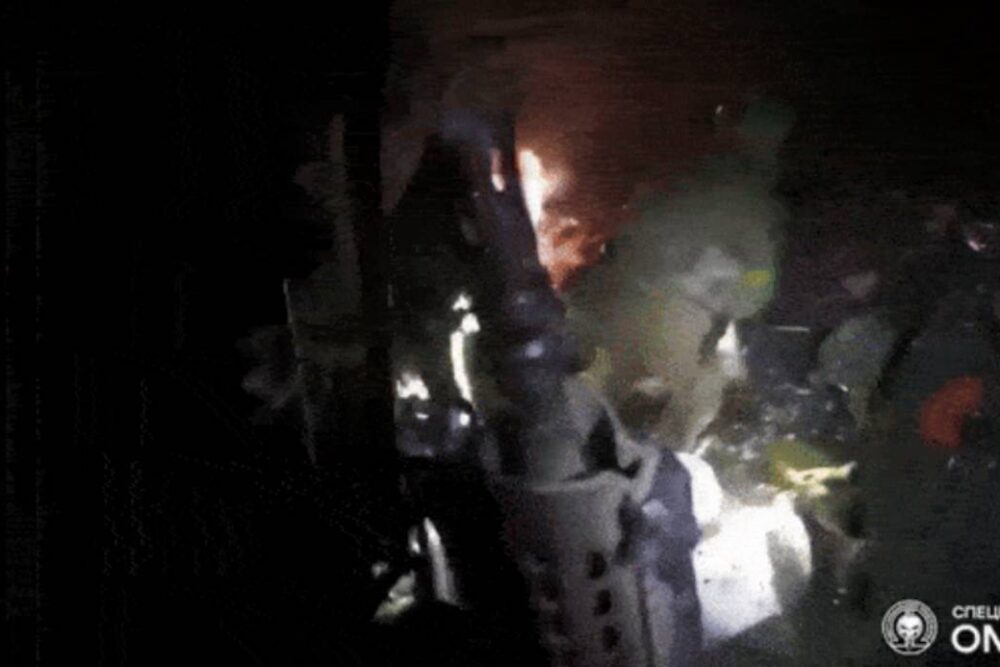 Ukrajinci eksplozivom razorili neboder u Toretsku koji su držali Rusi – ruše svoj grad da bi ga spasili