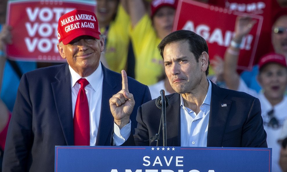 NEPOŠTIVANJE ODLUKE SUCA Američki sudac zadao udarac Trumpu i njegovoj administraciji: 'Mogli bi biti optuženi za nepoštivanje suda'