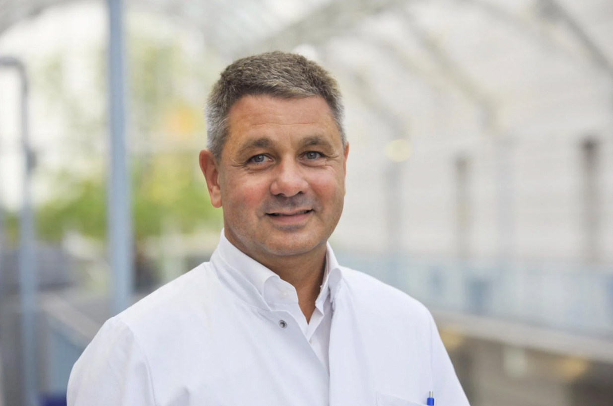 DR. ANDREJ TRAMPUŽ ‘Moguće je da ćemo booster dozu primati svaka tri mjeseca, a evo zašto se omikron zapravo pojavio‘