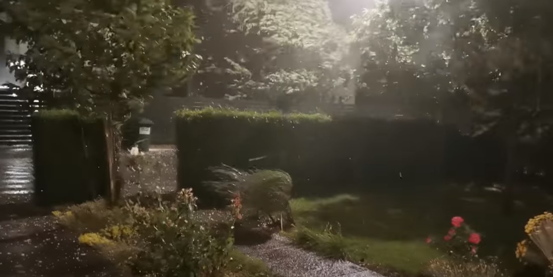 (VIDEO) Munje nad Zagrebom! Tuča u Zagorju, vjetar lomio stabla: Neka mjesta ostala bez struje