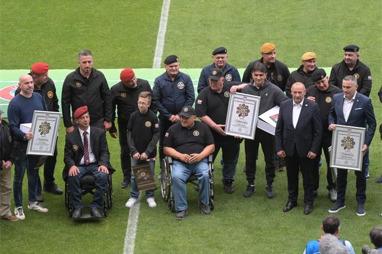 Hrvatski branitelji odali posebno priznanje dvojici izbornika