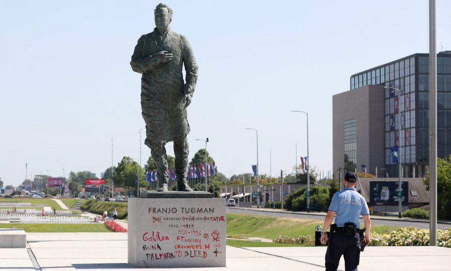 Ponovno išaran Tuđmanov spomenik u Zagrebu