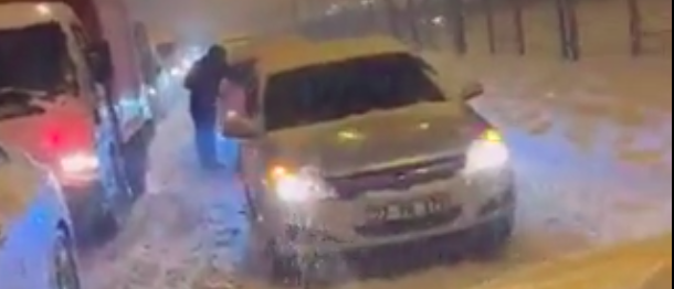 (VIDEO) KAOS U TURSKOJ ZBOG SNIJEGA: Poginulo troje, a ozlijeđeno 18 ljudi u teškoj prometnoj nesreći