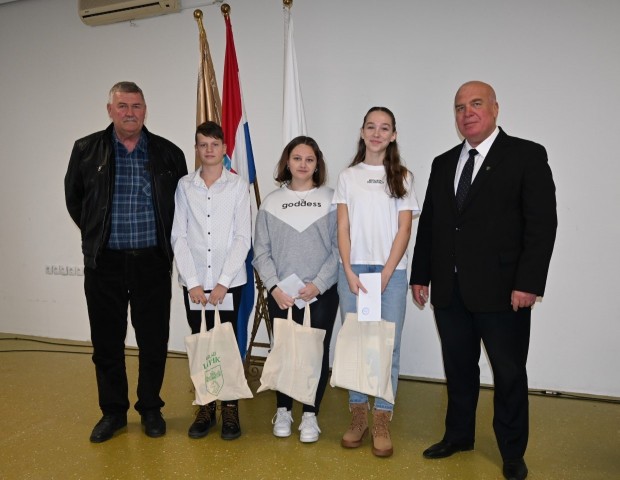 Izabrani najbolji literarni radovi lipičkih učenika na temu Domovinskog rata