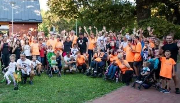 ‘ON JE NAŠ KAPETAN BEZ KOJEG VIŠE NIGDJE NE PLOVIMO!’ Legendarni branitelj djecu s posebnim potrebama vodi na more: Sve im je besplatno