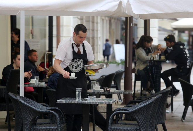 NA SNAZI NOVE UBLAŽENE EPIDEMIOLOŠKE MJERE: Evo što se ukida, a što ublažava