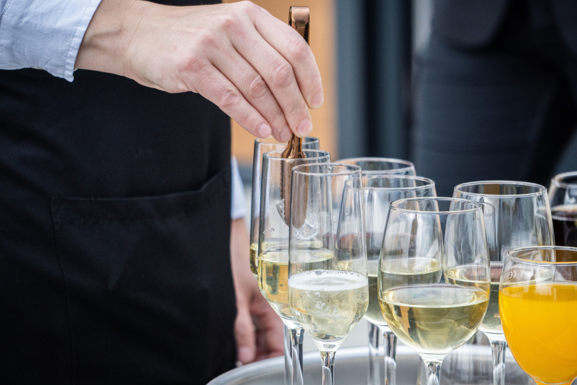 Ljutit se javio iz zemlje koju vole Hrvati: ‘Meni nude 1600, svojima za isti posao daju 4000’