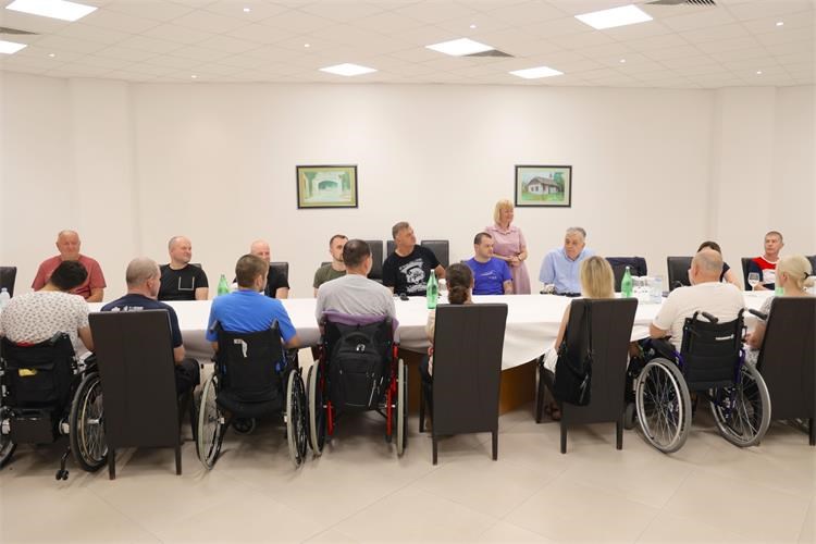 Stopostotni HRVI posjetili ukrajinske ranjenike u Hrvatskoj