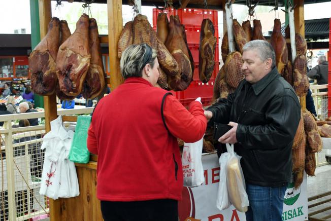 BLAGDANSKA POTROŠAČKA KOŠARICA Pojest će se 1700 tona šunke i 30 milijuna jaja