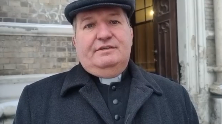 Podmetnut požar ispred katoličke crkve u Novom Sadu: Nema ozlijeđenih, nastala materijalna šteta