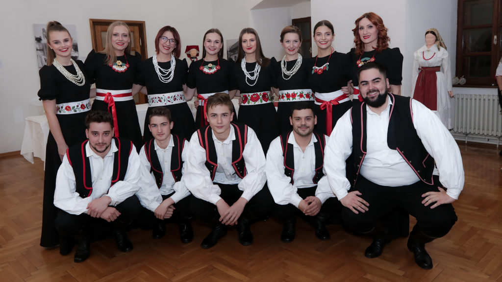 Đurđevčice Gradu Đurđevcu za Dan Grada poslale pjesmu