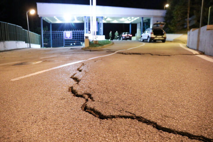 Milanovićev Ured nastavio klizati. Opet se aktiviralo trusno tlo na Pantovčaku