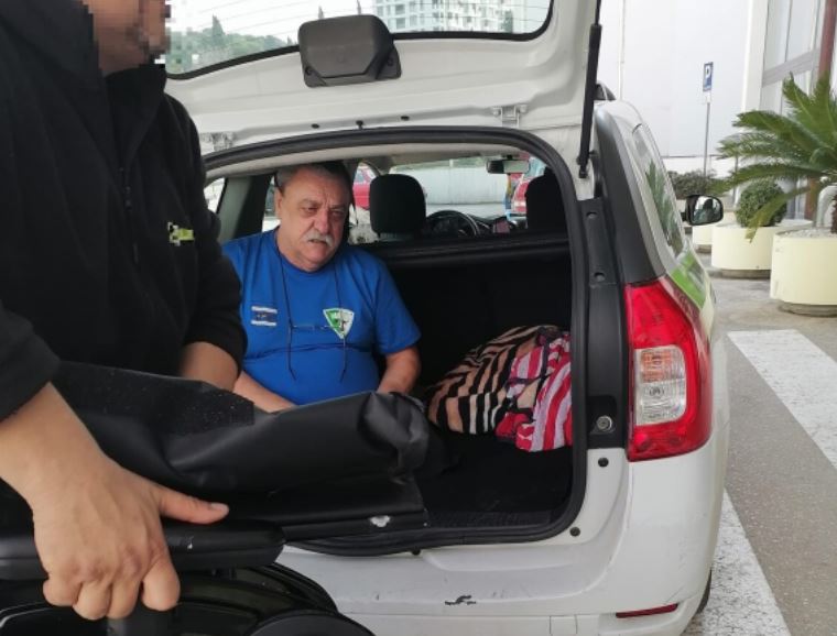 SRAMOTNO! Hrvatski branitelj i dragovoljac na terapije u bolnicu putuje u prtljažniku automobila