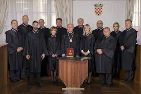 Ustavni suci moraju spasiti kredibilitet izbora. Hoće li uskoro ukinuti Zakon o izbornim jedinicama?