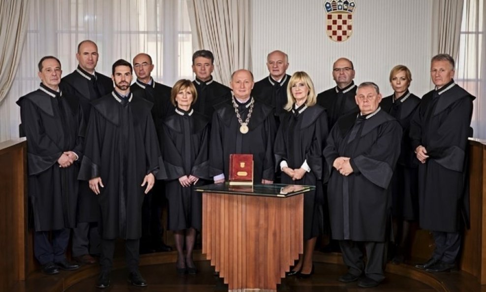 IZDVOJENO MIŠLJENJE  Troje ustavnih sudaca bilo je protiv upozorenja Milanoviću. Evo zašto