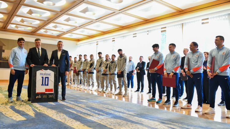 POČAST ZA REPREZENTATIVCE   Milanović odlikovao Vatrene na Pantovčaku, Dalić mu dao obećanje