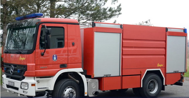 Vatrogasci izvukli dijete iz automobila koji se slučajno zaključao