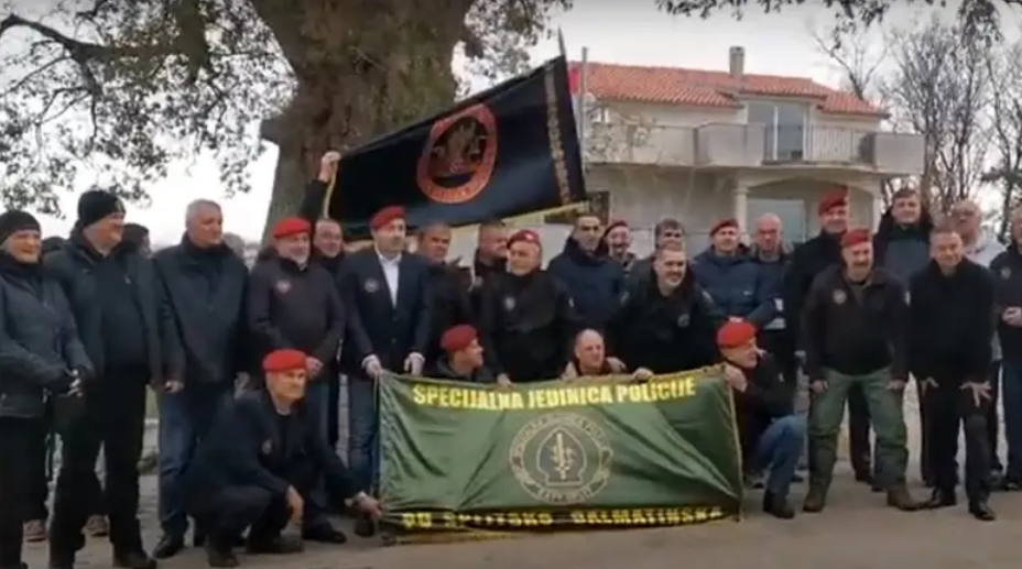 Veterani 4. gardijske brigade uzvikuju 'Za dom spremni'