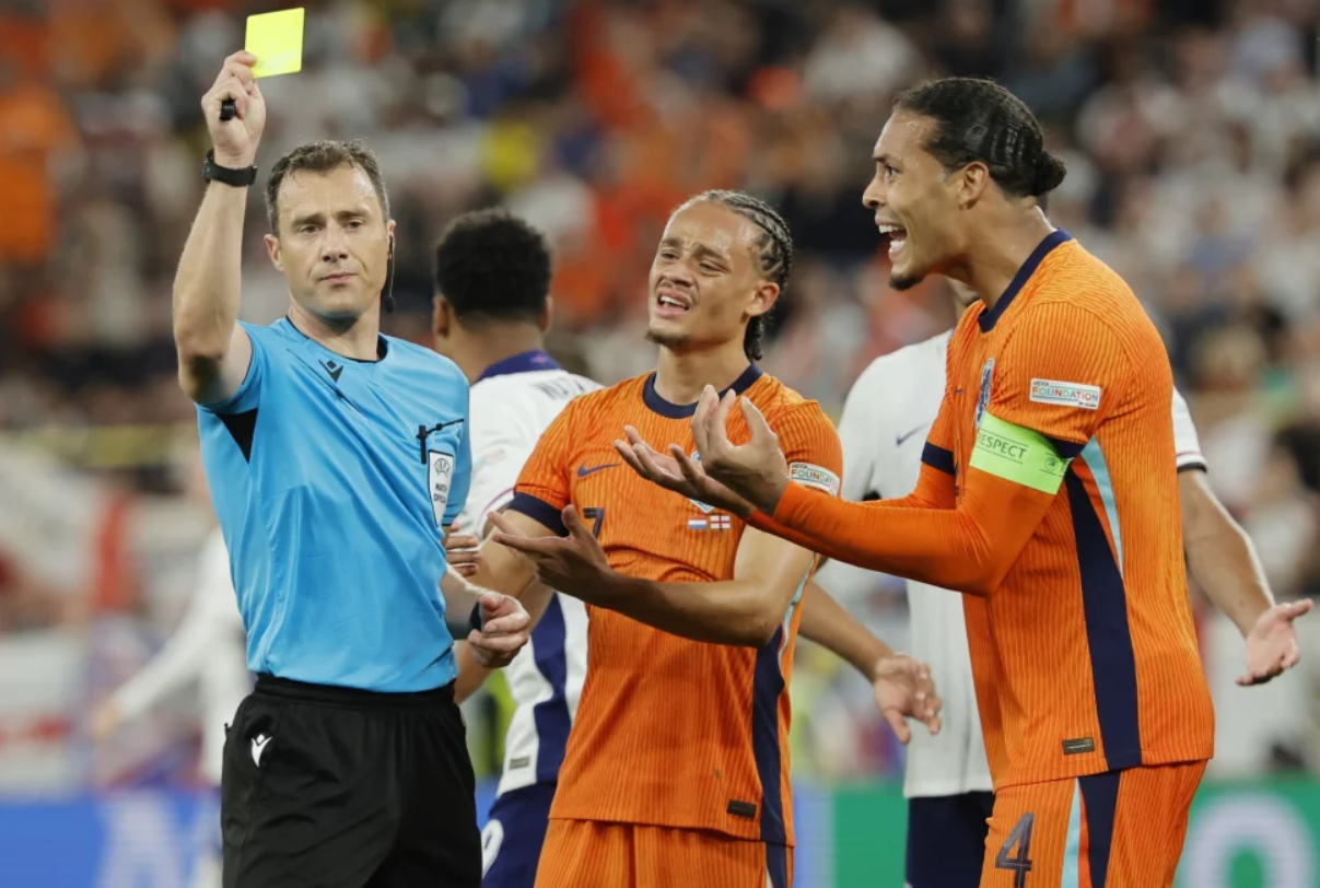 Kapetan Nizozemske otkrio što je sudac napravio poslije utakmice: Ovo gotovo nikad ne viđamo, reakcije na suđenje