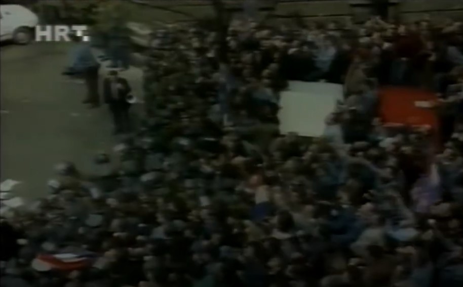 Noć s 21. na 22. siječnja 1991. godine bila je vrlo dramatična. JNA je prijetila vojnim udarom u Hrvatskoj. Ipak, u jednom gradu bilo je posebno napeto…