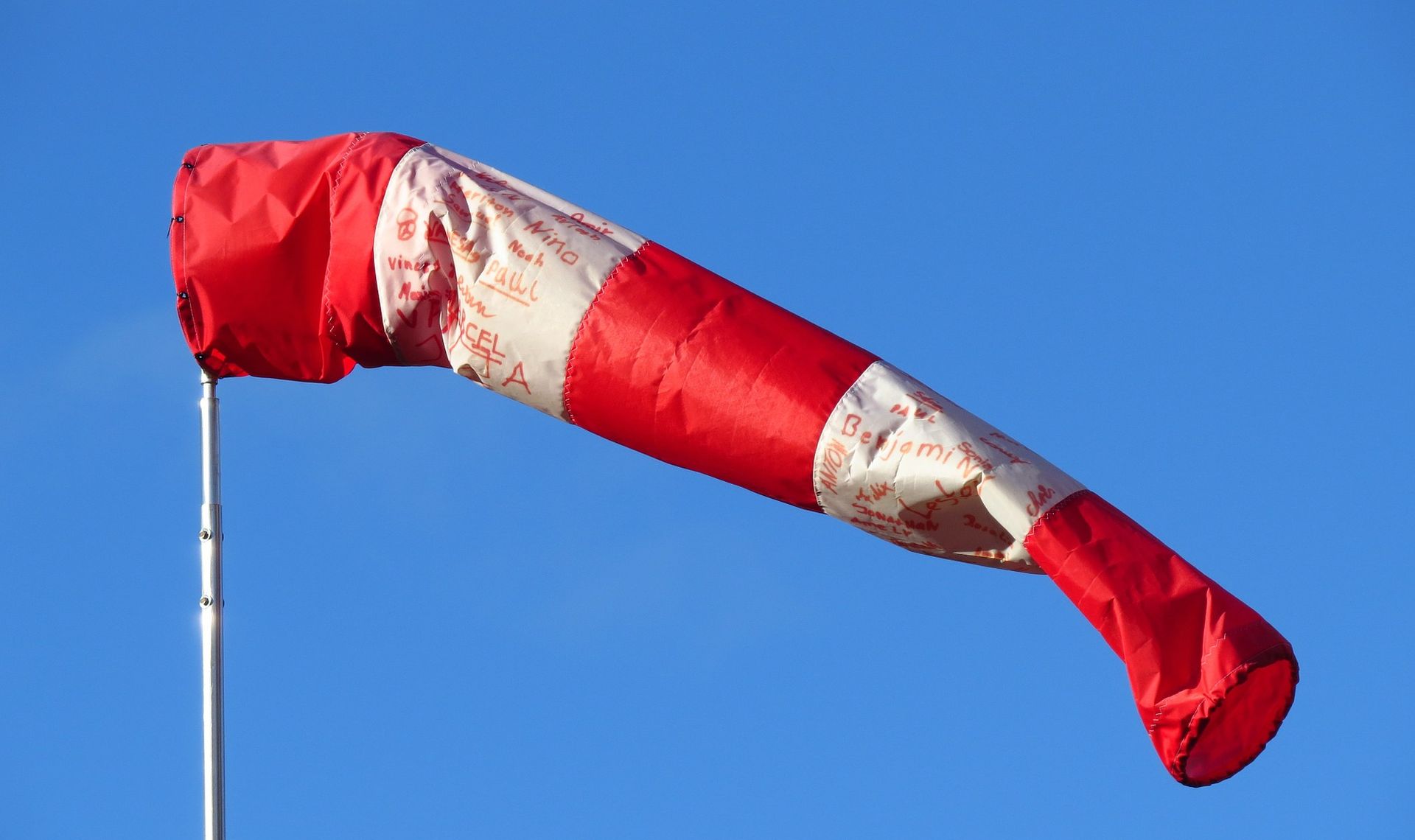 Vrijeme u srijedu: Sunčana razdoblja, kiša u unutrašnjosti i olujna bura na Jadranu