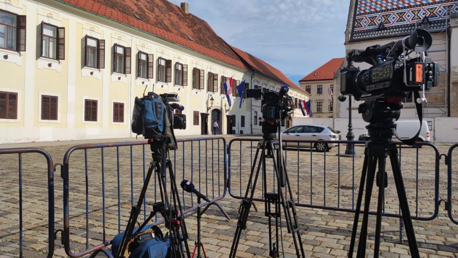 Vlada ne objavljuje odluku o HEP-u, a Plenković otišao preko granice u BiH