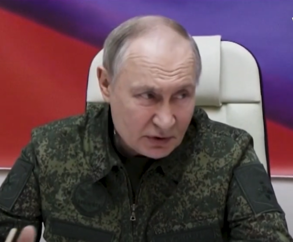 Putin u vojnoj odori: Snažna poruka Kijevu i Washingtonu