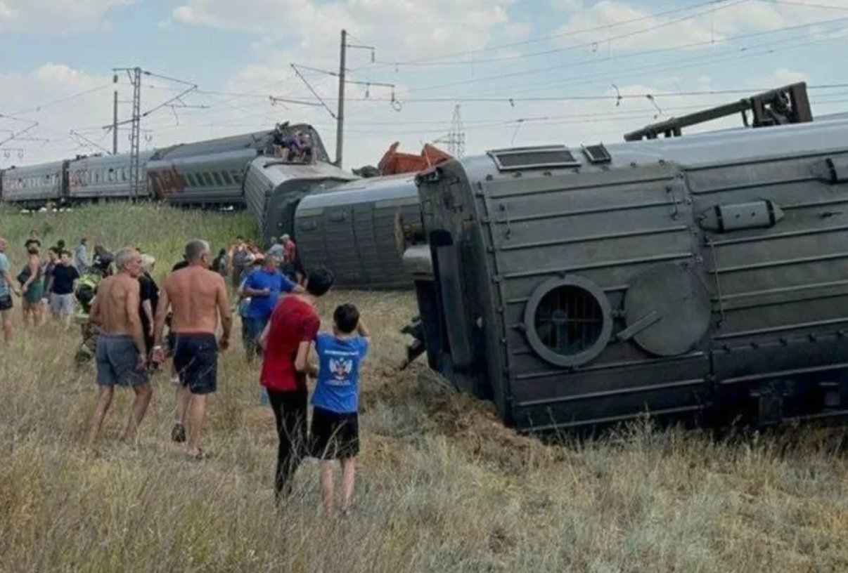 Užas u Rusiji: Vlak s oko 800 putnika sudario se s kamionom, oglasilo se Putinovo ministarstvo