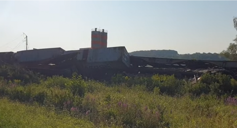 Strojovođa prošao kroz crveno pa udario u drugi vlak i gurao ga još 300 metara