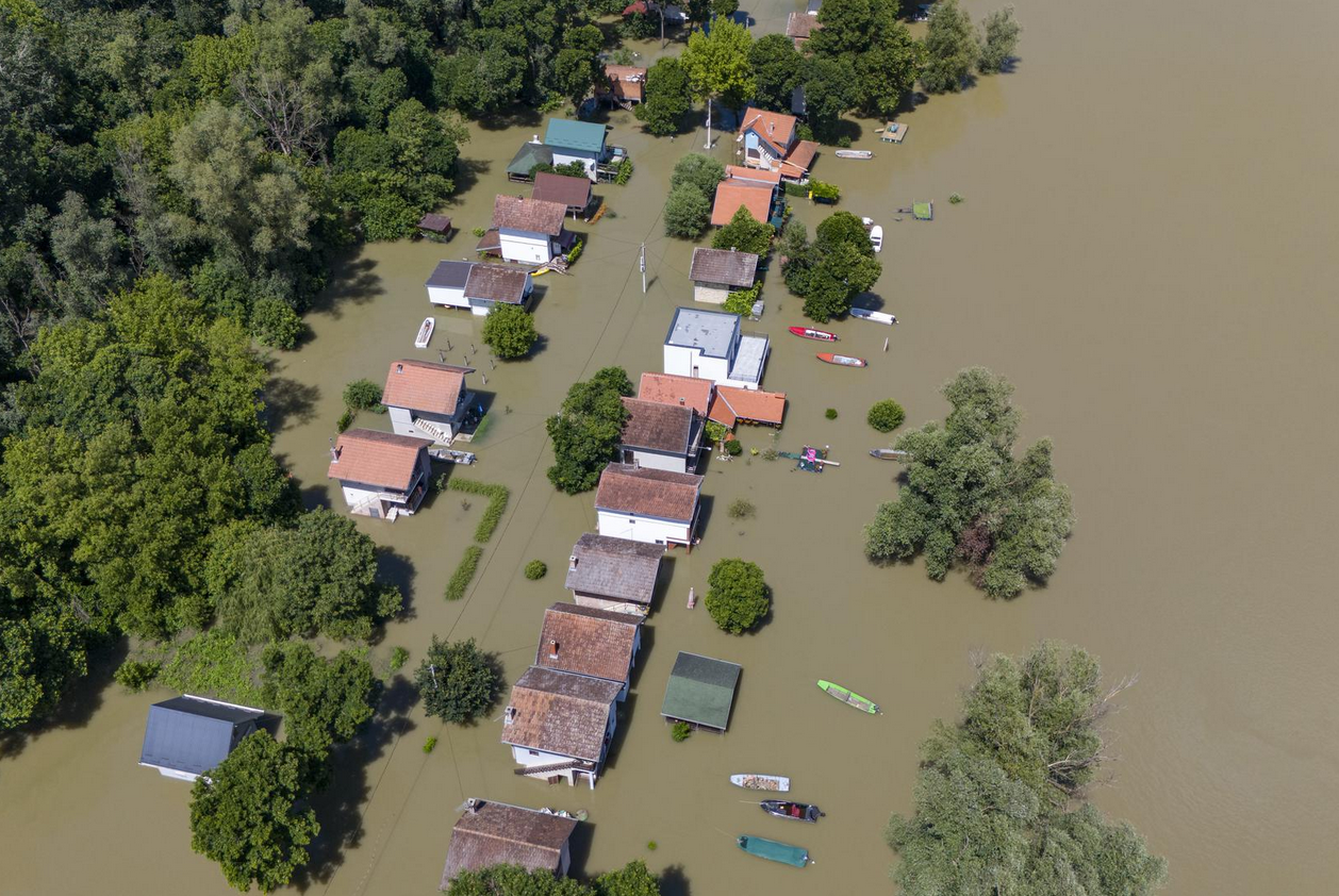 Svi čekaju vrhunac vodnog vala: Voda u Batini do koljena, a jedna stvar još više zabrinjava mještane