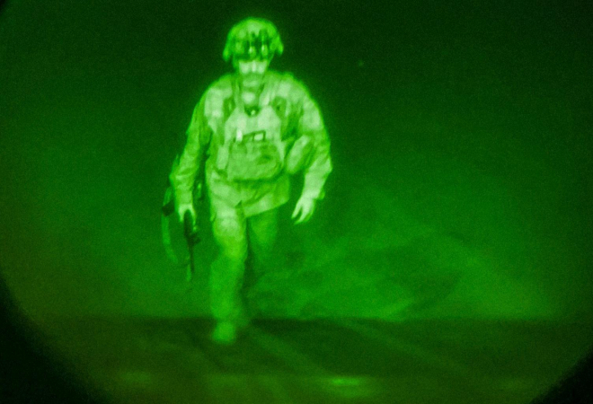 OBJAVA IZAZVALA NEOČEKIVANE REAKCIJE: Ovo je fotografija posljednjeg američkog vojnika koji napušta Afganistan