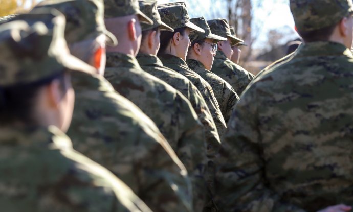 VOJNE VJEŠTINE Djevojke i mladići stigli u Požegu na dragovoljnu obuku