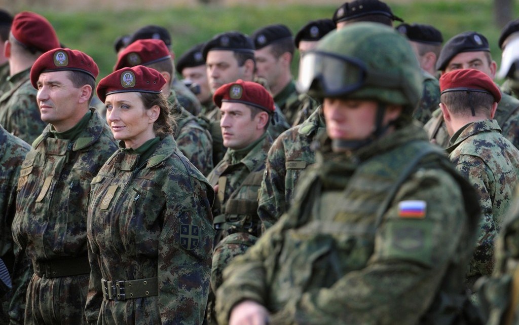 SRBIJA MLADE SPREMA ZA RAT? Uvode obvezni vojni rok i intoniranje himne u školama