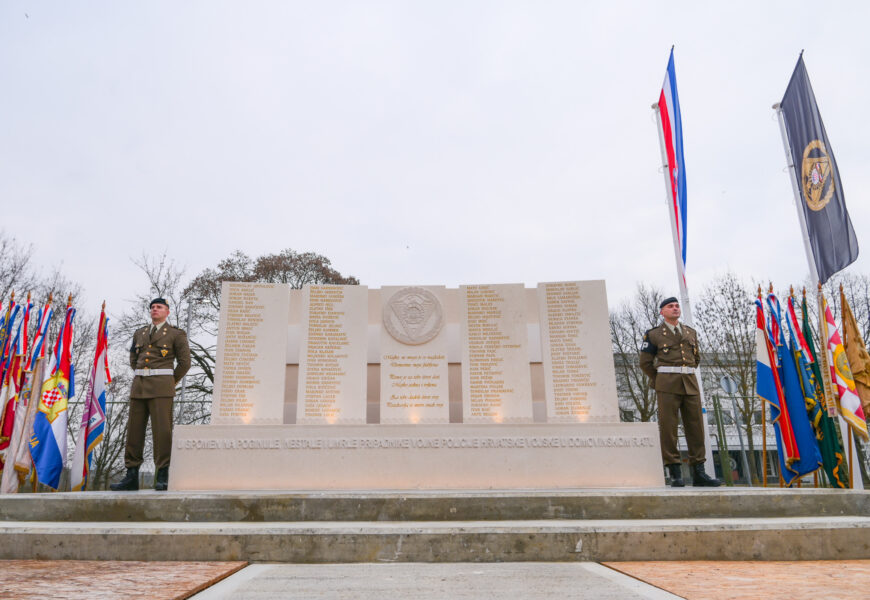 Otkriven spomenik u čast poginulim, nestalim i umrlim pripadnicima Vojne policije
