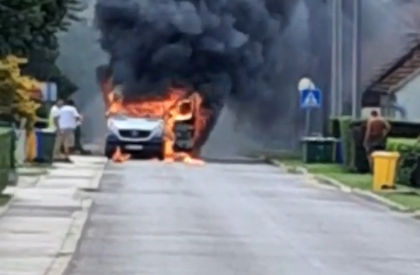 U Vrbovcu izgorio kombi