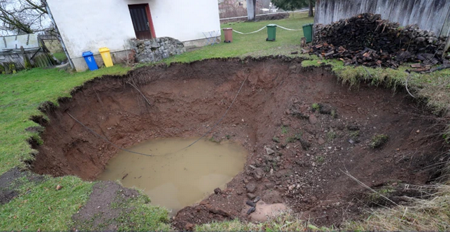 Likvefakcija: Tlo se miče lijevo-desno, na zgradama pukotine