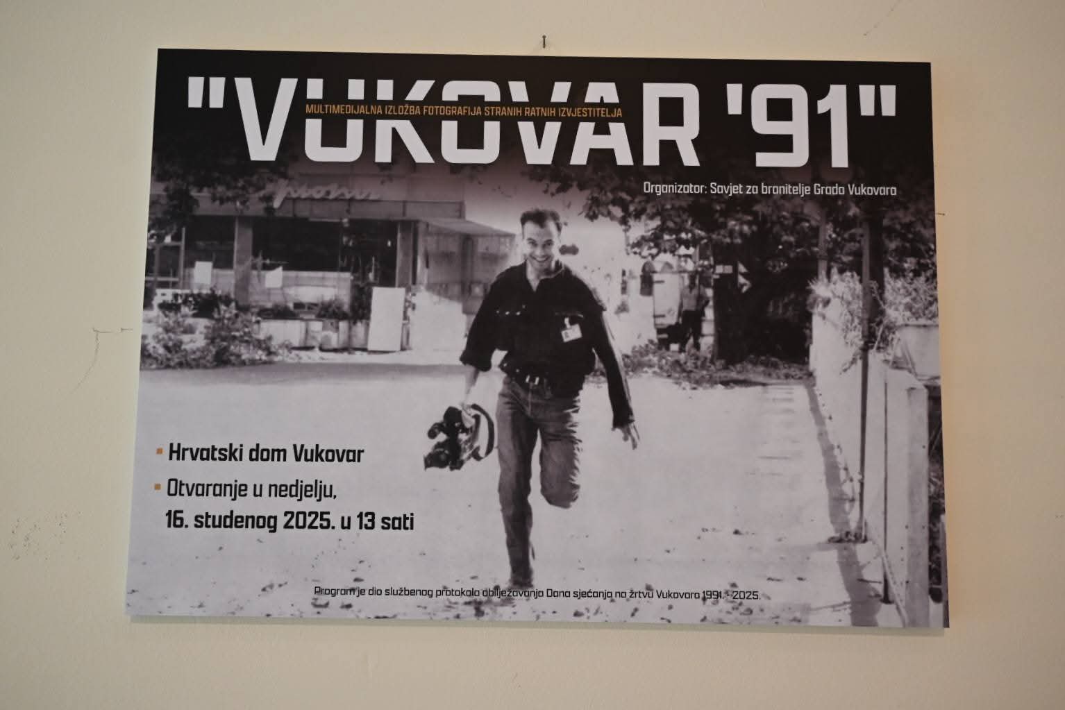 Otvorena izložba ratnih fotografija stranih fotoreportera: Vukovar 1991. u prizorima hrabrosti i tragedije
