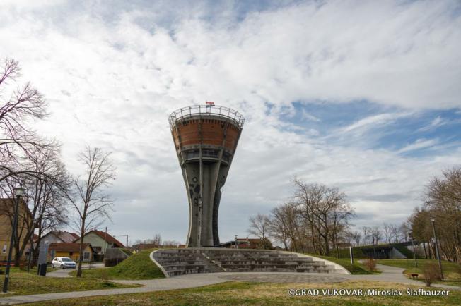 Vukovarski vodotoranj je obišlo 327.218 posjetitelja