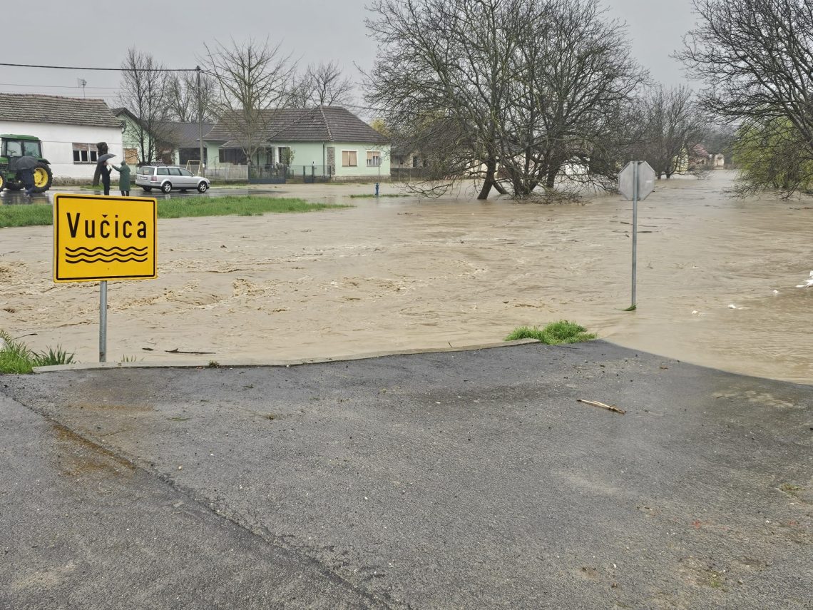 Kanali puni smeća, podrumi puni vode – poplave razotkrile komunalni kaos