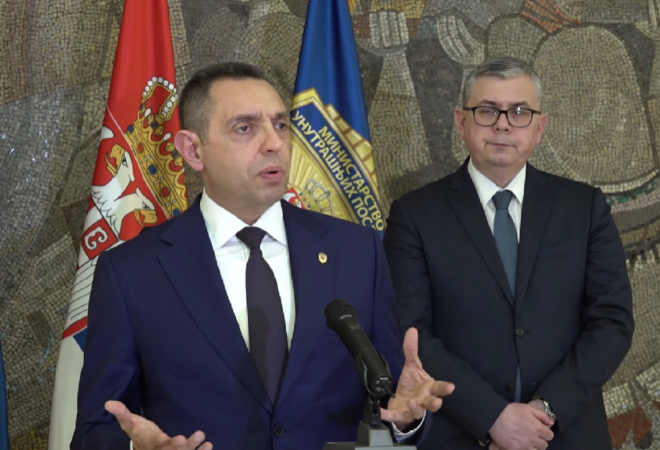 VULIN OPRAVDAVA VUČIĆEVO PIJANSTVO  “Pijanstvo će proći, ustaška mržnja nikada, Hrvatska nema najveći sajam”