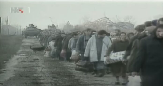 ISPOVIJEST PREŽIVJELE VUKOVARKE: ‘Zbog straha od ulaska četnika, mi žene s Mitnice smo uz sebe uvijek imale po jedno kinder jaje’