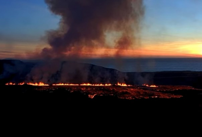 Užas na Islandu: Eruptirao vulkan, stižu dramatične snimke