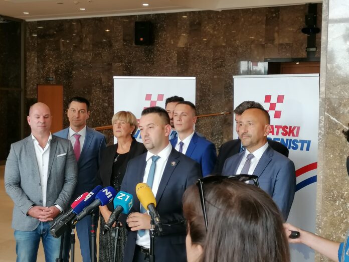 ZAVRŠIO SABOR UJEDINJENE DESNICE! Imat će 8000 članova: ‘Okupili smo se oko ideje, zatomili smo ega’