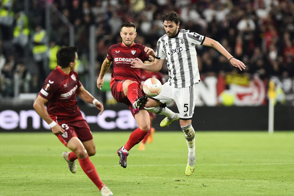 EUROPSKA LIGA  Juventus se spasio porazom od Seville u sudačkoj nadoknadi vremena, Roma minimalno svladala Bayer