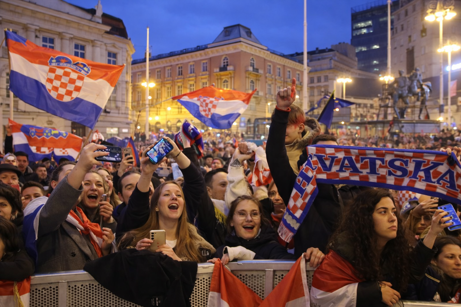 MLADI SU DOŠLI ZBOG MEDALJE, POLITIKA ZBOG KAMERA