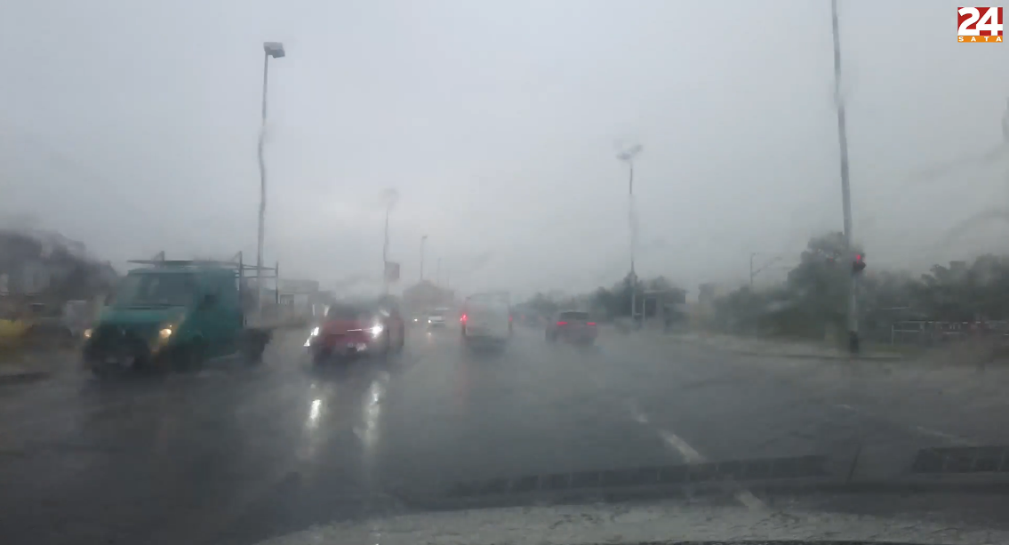 Snažna kiša u Zagrebu, zbog grmljavinskog nevremena na snazi je žuti meteoalarm