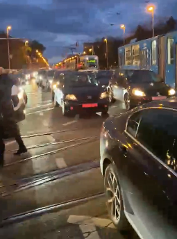 Prometni kolaps u Zagrebu: Zastoj tramvaja blokirao Držićevu i Vukovarsku, gužve se širile na okolne ceste